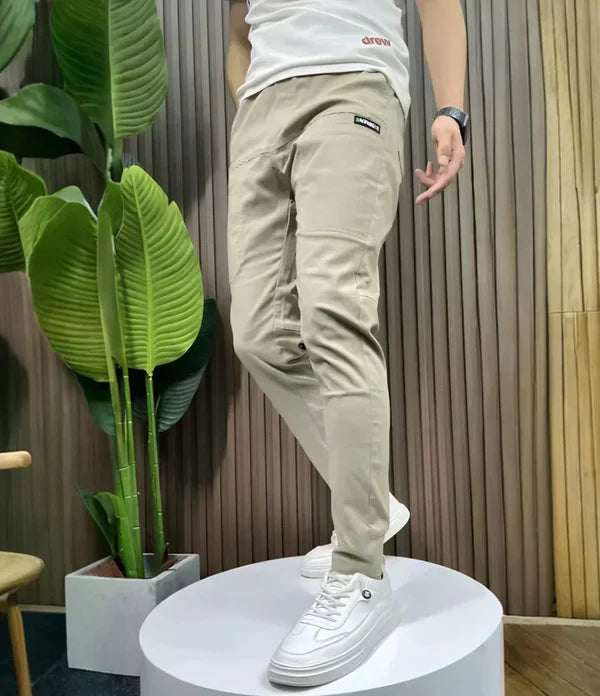 スタイリッシュなカーゴパンツ