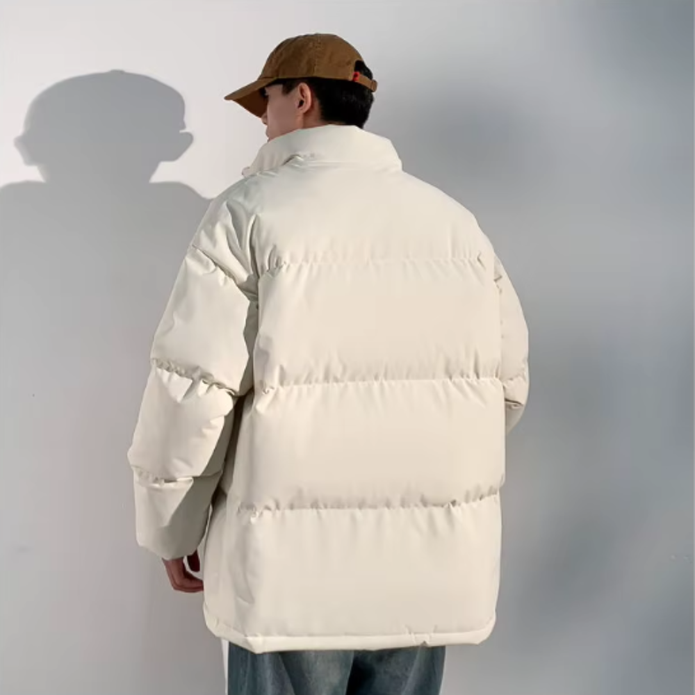 風を防ぐパーカージャケット