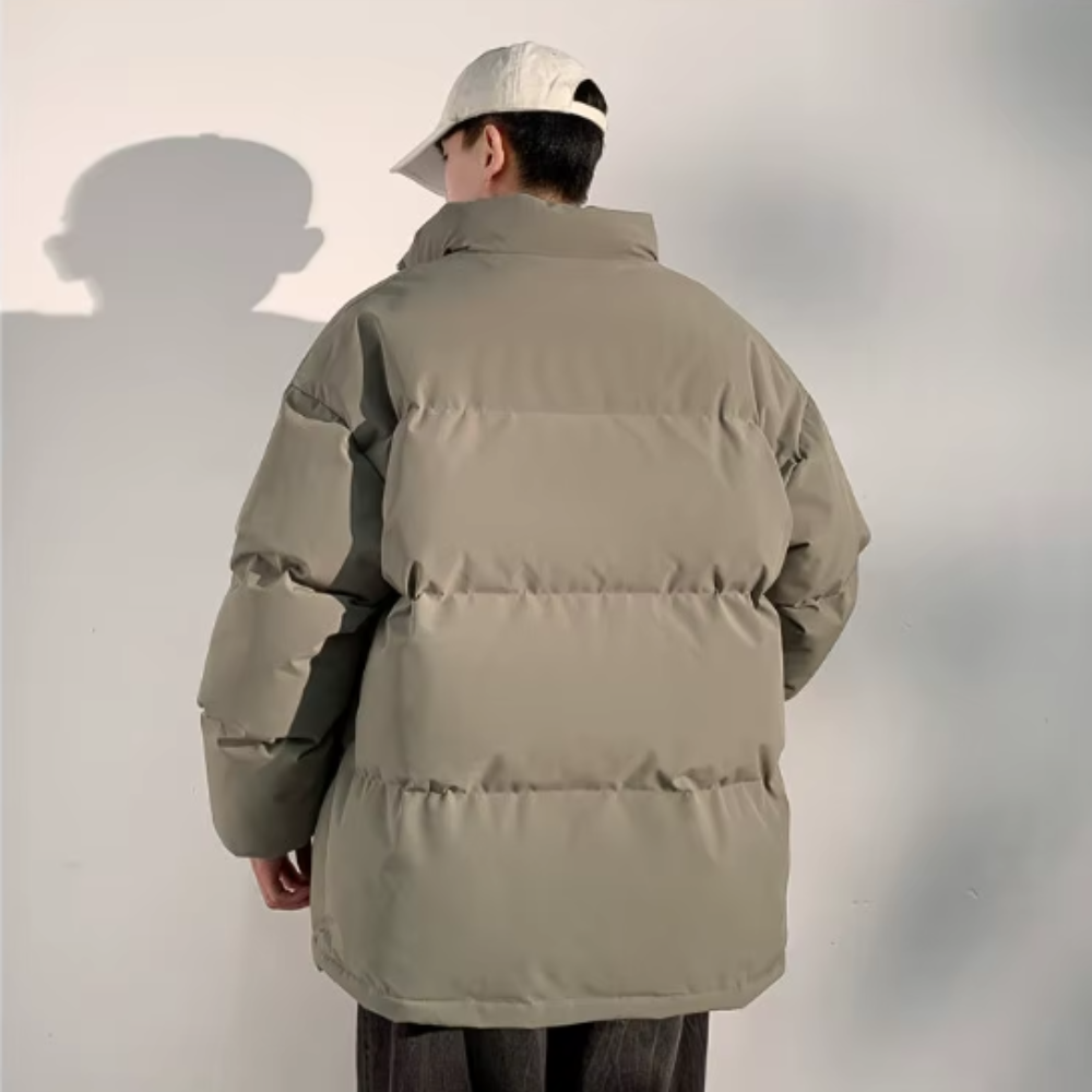 風を防ぐパーカージャケット