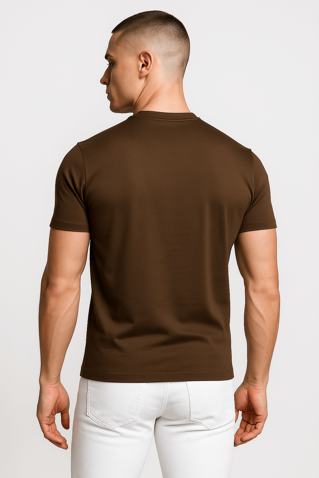 高品質コットンのスリムフィットTシャツ