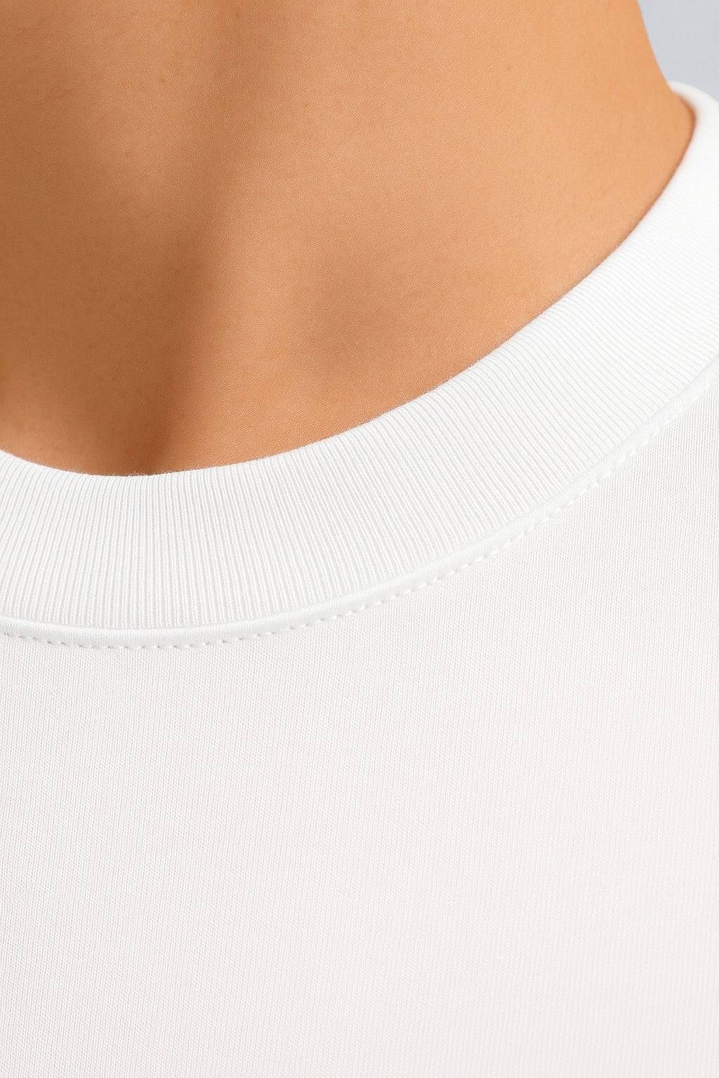 コットンTシャツ – 通気性のある半袖ラウンドネック – ホワイト