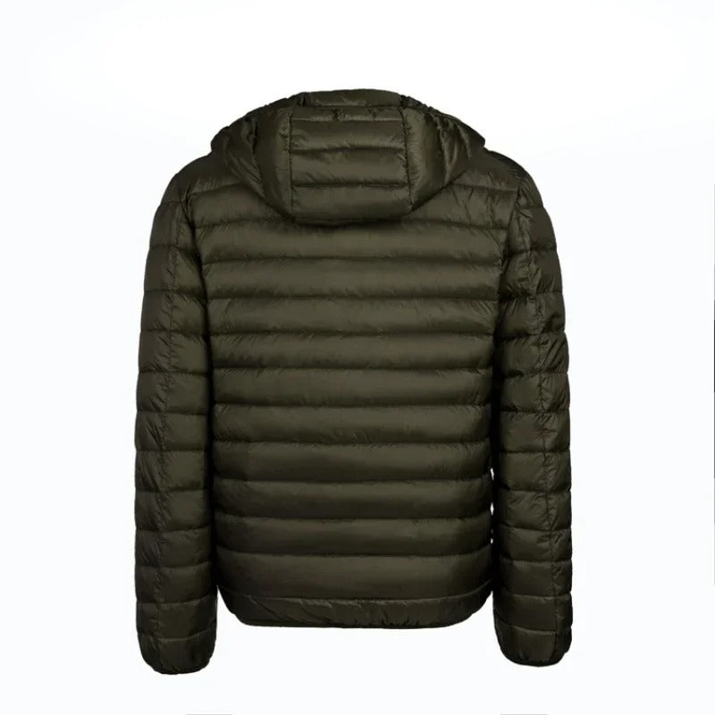 軽量ダウンジャケット